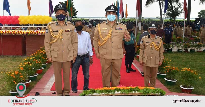 সারদায় পুলিশ একাডেমীতে 'বঙ্গবন্ধু ম্যুরাল' উদ্বোধন করেন আইজিপি